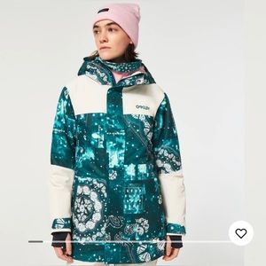 New Women’s ski Jacket Oakley size S Tc Aurora Rc Insulated  Water repellent